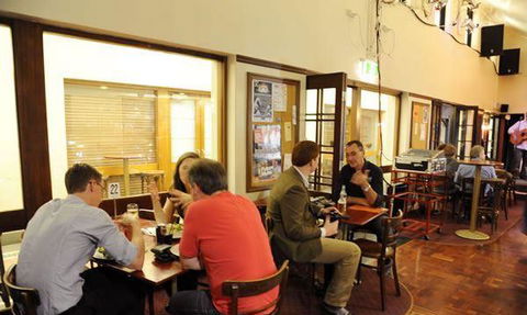 Bon Amici Wine Bar & Cafe - Book Restaurant 4