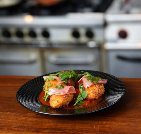 Fatto Bar & Cantina - Book Restaurant 4