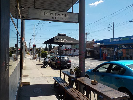 Mister  Missus M. cafe Brunswick