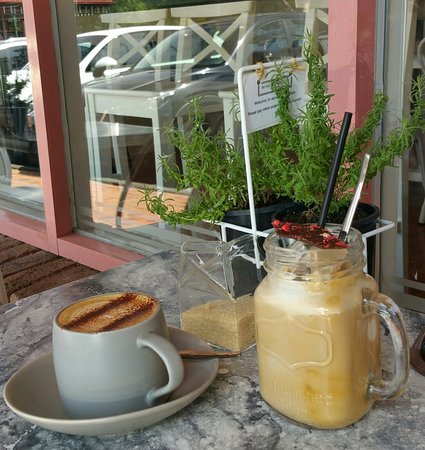 Binga & Mooch - Book Restaurant 0