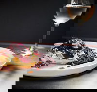 Bar Noir - Book Restaurant