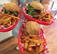 Hunni's Cafe - Book Restaurant