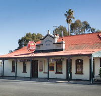 Junction Hotel - Book Restaurant