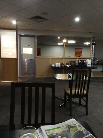 Quality Inn Latrobe Convention Centre - Book Restaurant 0