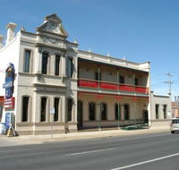 Mitchell River Tavern - Book Restaurant