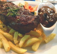 Shamrock Hotel Kyneton - Book Restaurant