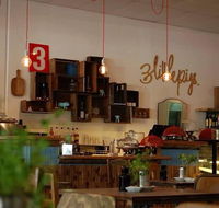 3 Little Pigs - Book Restaurant