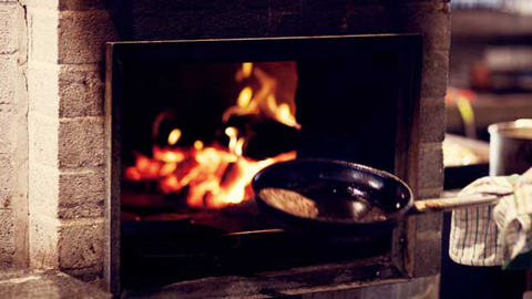 The Edwards - Book Restaurant 0