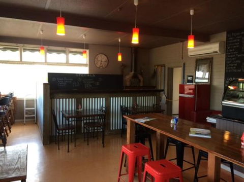 Jackson's On Albert Takeaway & Coffee Lounge - Book Restaurant 0