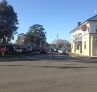 Longwarry Hotel - Book Restaurant