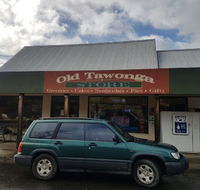 Old Tawonga Store - Book Restaurant
