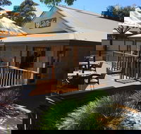 Shady Oaks Cafe - Book Restaurant