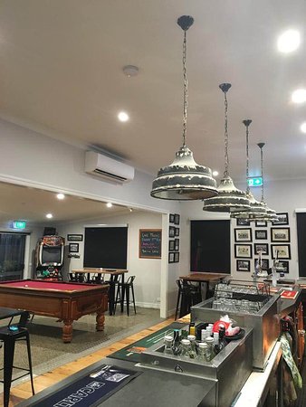 Hearn's Meredith Hotel - Book Restaurant 0