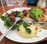 Lake Edge Cafe - Book Restaurant