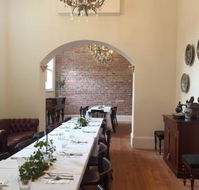 Royal Hotel St Arnaud - Book Restaurant