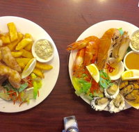 The Mallacoota Hotel Motel Family Bistro - Book Restaurant
