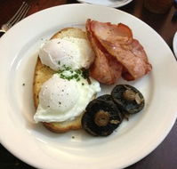 The Mill Cottage - Book Restaurant