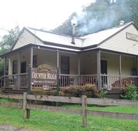 Wally Pub - Book Restaurant