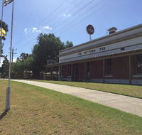 Wy Yung Pub - Book Restaurant