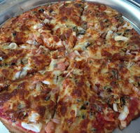 Lakes Pizza  Fish 'n' Chips - Book Restaurant