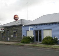 Macarthur Hotel - Book Restaurant
