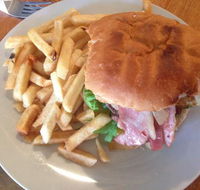 The 12 Apostles Inn / Princetown Tavern - Book Restaurant