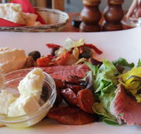 Tuki Retreat - Book Restaurant