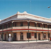 Tungamah Hotel's Restaurant - Book Restaurant