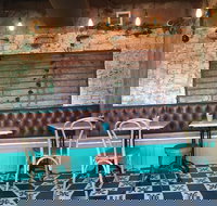 La Baguette - Book Restaurant