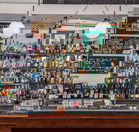 Robin Hood Hotel - Book Restaurant