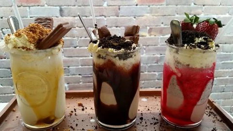 Mama's Cafe Patisserie - Book Restaurant 0