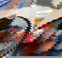 The Happy Fox - Book Restaurant