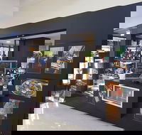 La Plaza Cafe - Book Restaurant