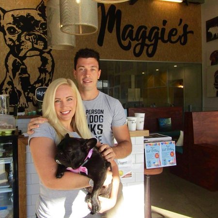 Maggie's Dog Cafe Shop And Salon - Book Restaurant 0