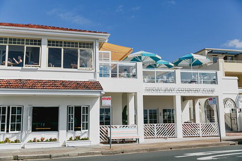 Shoal Bay Country Club - Book Restaurant 0
