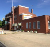Horse and Jockey Hotel - Book Restaurant