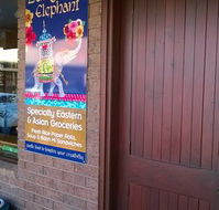 Laughing Elephant - Book Restaurant