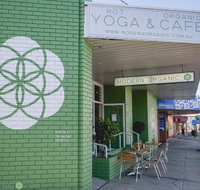 Modern Organic - Book Restaurant