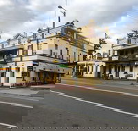 Horse and Jockey Hotel - Book Restaurant