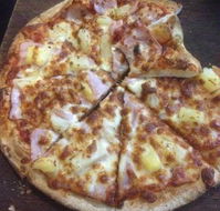 Crust Gourmet Pizza Bar Woolongong - Book Restaurant