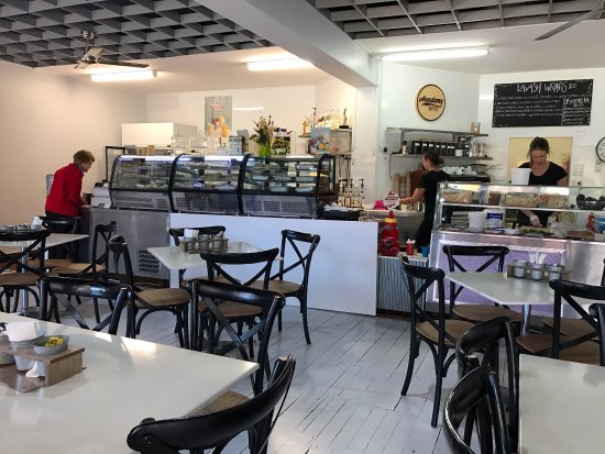 EClairs Coffe Shop Cootamundra