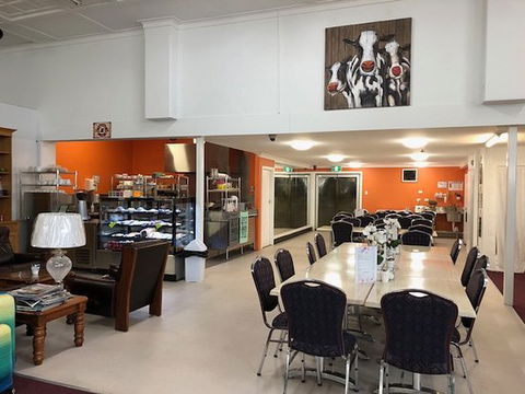 Nana's Homewares And Antiques - Book Restaurant 0