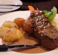 Royal Hotel Oberon - Book Restaurant