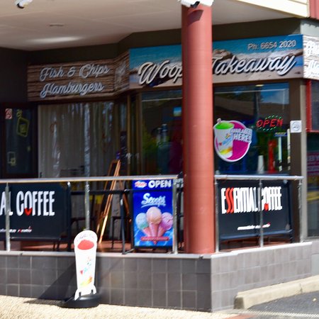 Woopi Takeaway - Book Restaurant 0