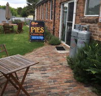 Fenwicke House - Book Restaurant