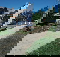 Hunky Chunky Pie's and Bakehouse - Book Restaurant