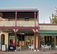 Molong Bakery cafe - Book Restaurant