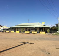 South Hay Hotel - Book Restaurant