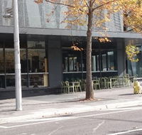 332 Manhattan Cafe - Book Restaurant