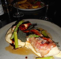 Belluci's Manuka - Book Restaurant